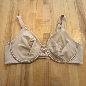 Vanity Fair 38C 76080 tan nude Bra underwire lightly lined cups soft support